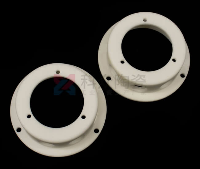 氧化鋁陶瓷環(huán)干壓成型都有些什么特點(diǎn)及優(yōu)勢?(圖)